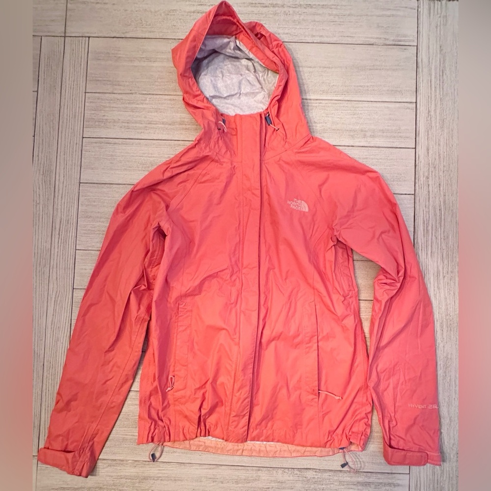 ***SOLD*** The North Face Women's Coral High Vent 2.5L rain jacket